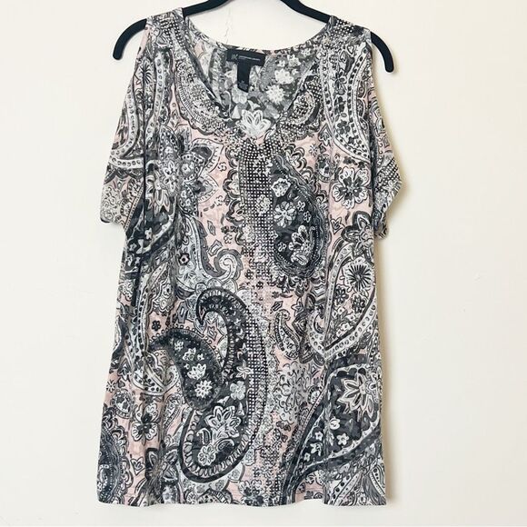 INC 2X Cold Shoulder Paisley Rhinestone Top Pink Gray Black Boho Glam V-Neck - Picture 1 of 8